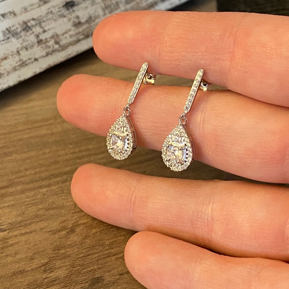 Cubic zirconia dangle earrings
